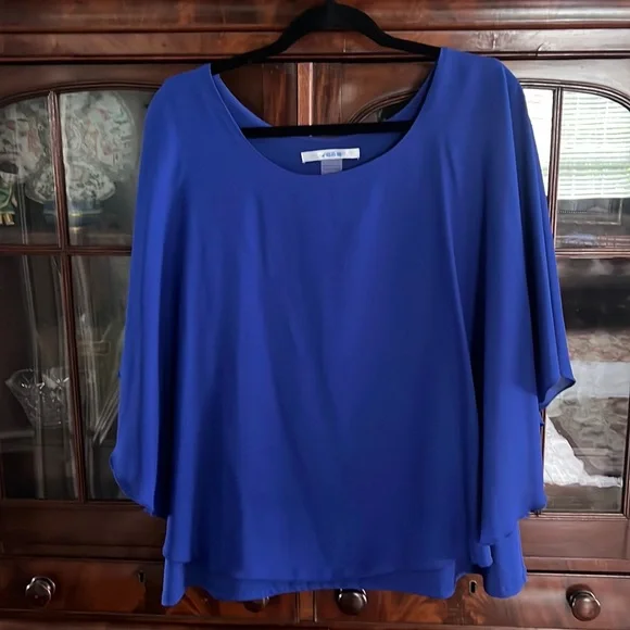 Haut Femme Peter Nygard Taille M - Occasion En Excellent état | Manches Courtes, Col Rond, Couleur Multi
